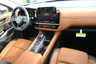 2025 Nissan Pathfinder Platinum