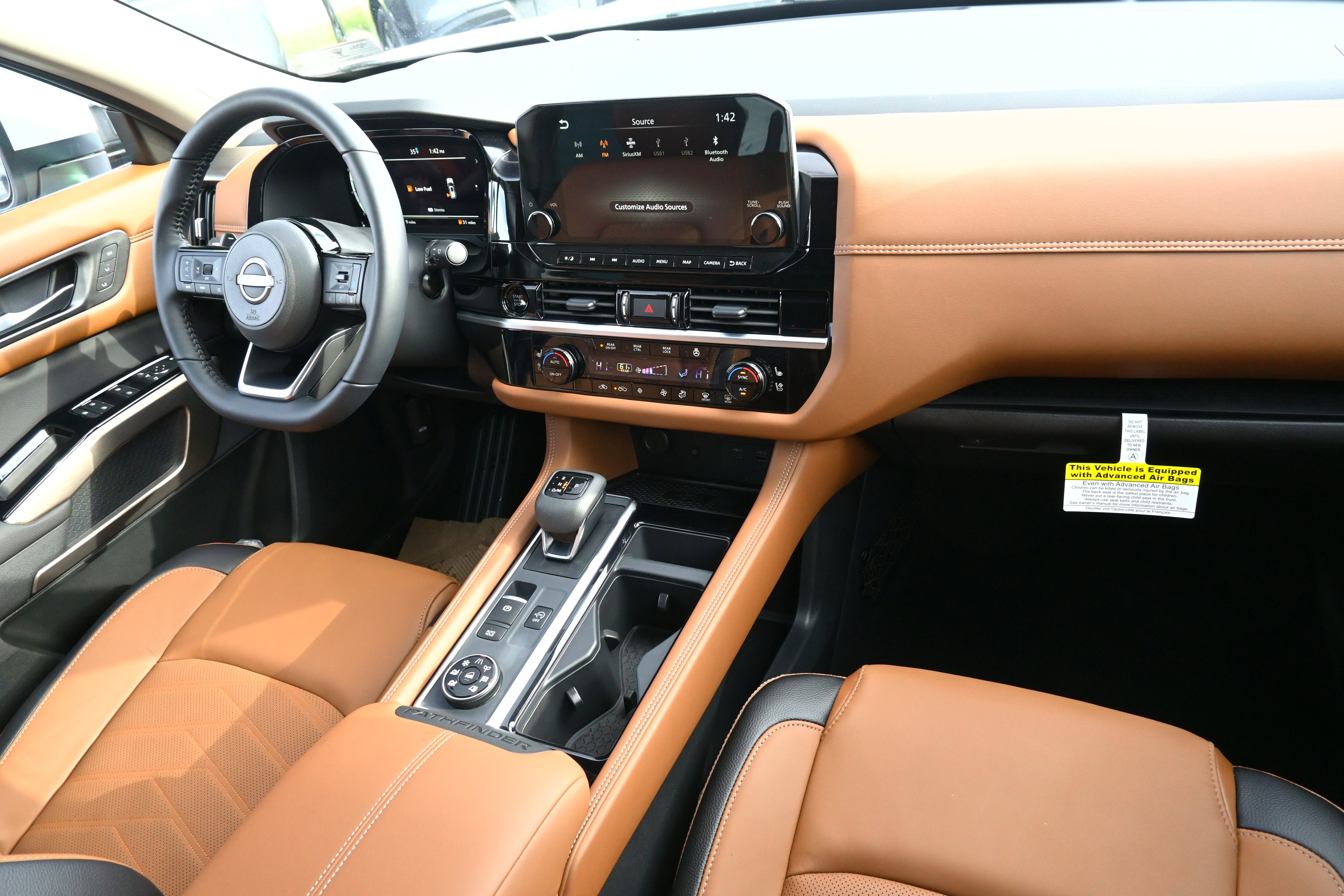 2025 Nissan Pathfinder Platinum