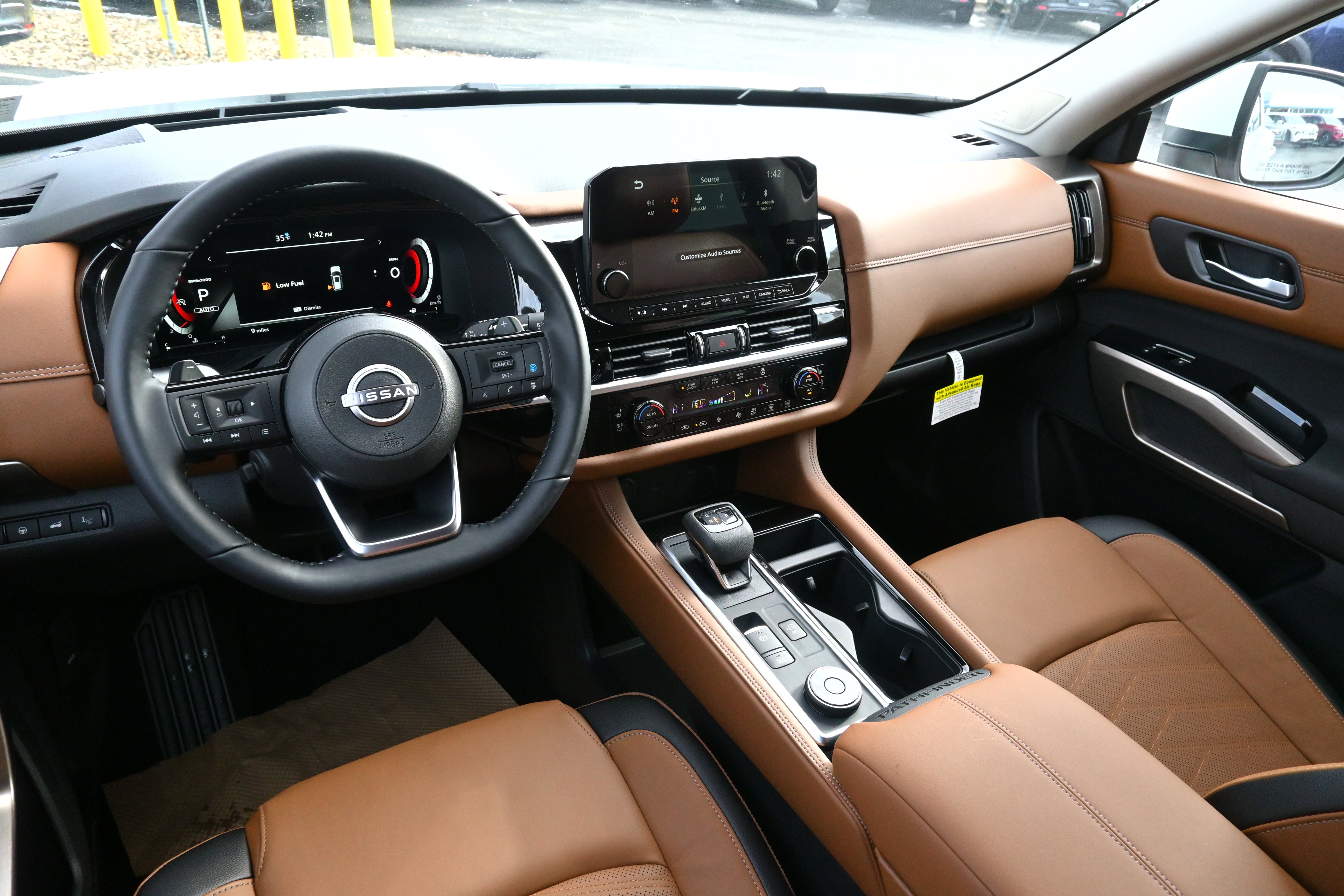 2025 Nissan Pathfinder Platinum