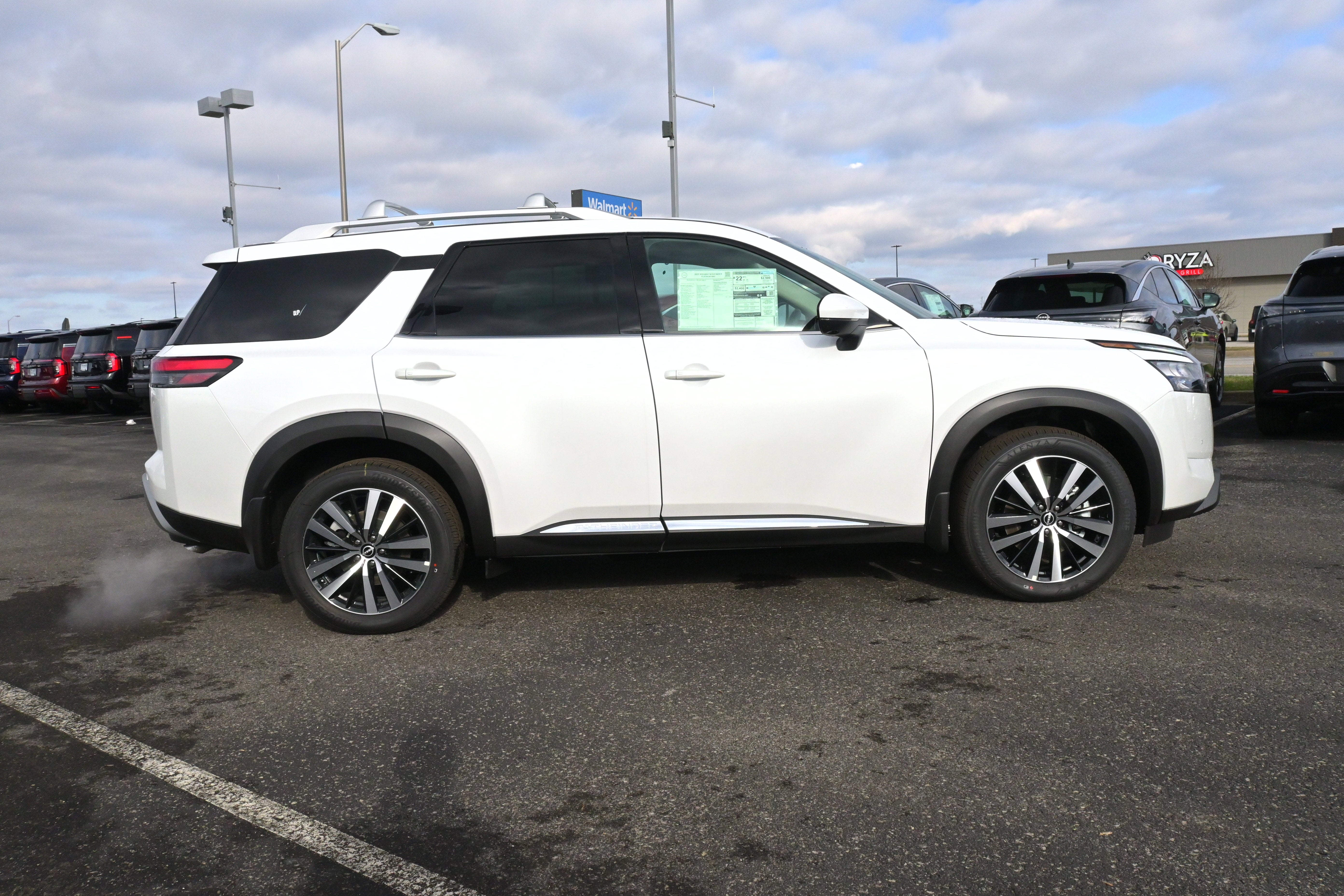 2025 Nissan Pathfinder Platinum