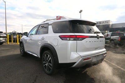 2025 Nissan Pathfinder Platinum