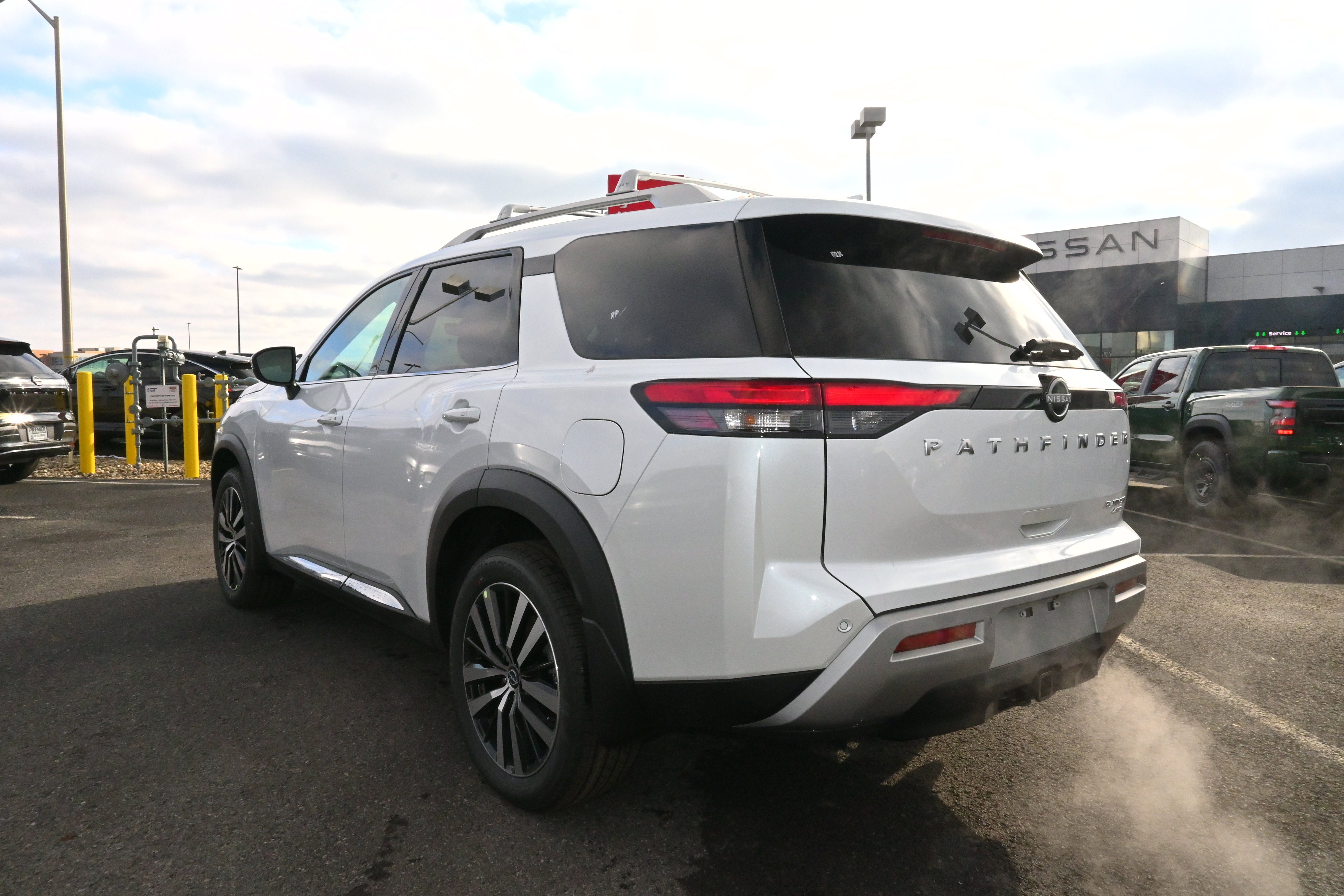 2025 Nissan Pathfinder Platinum