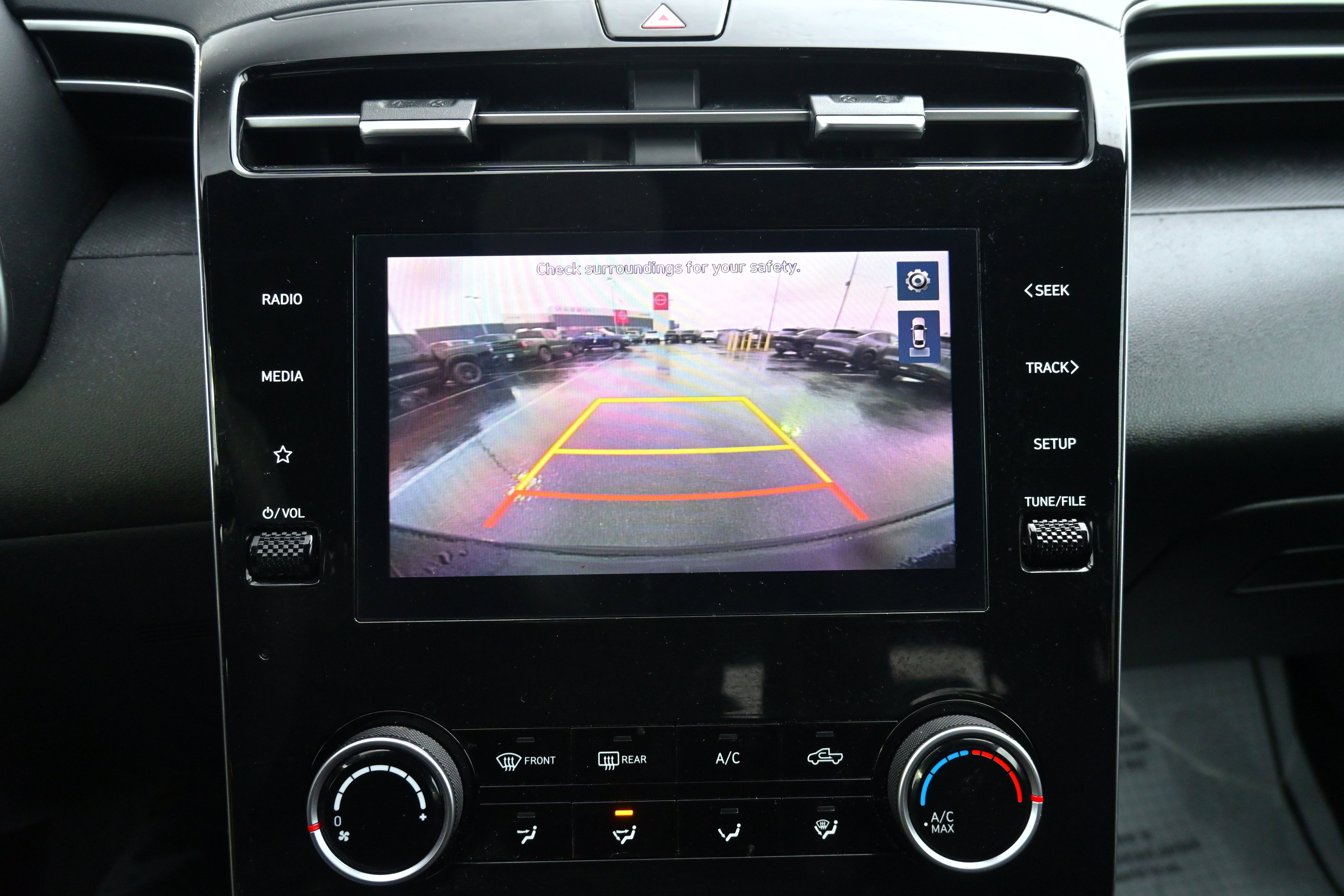 2023 Hyundai Santa Cruz SE