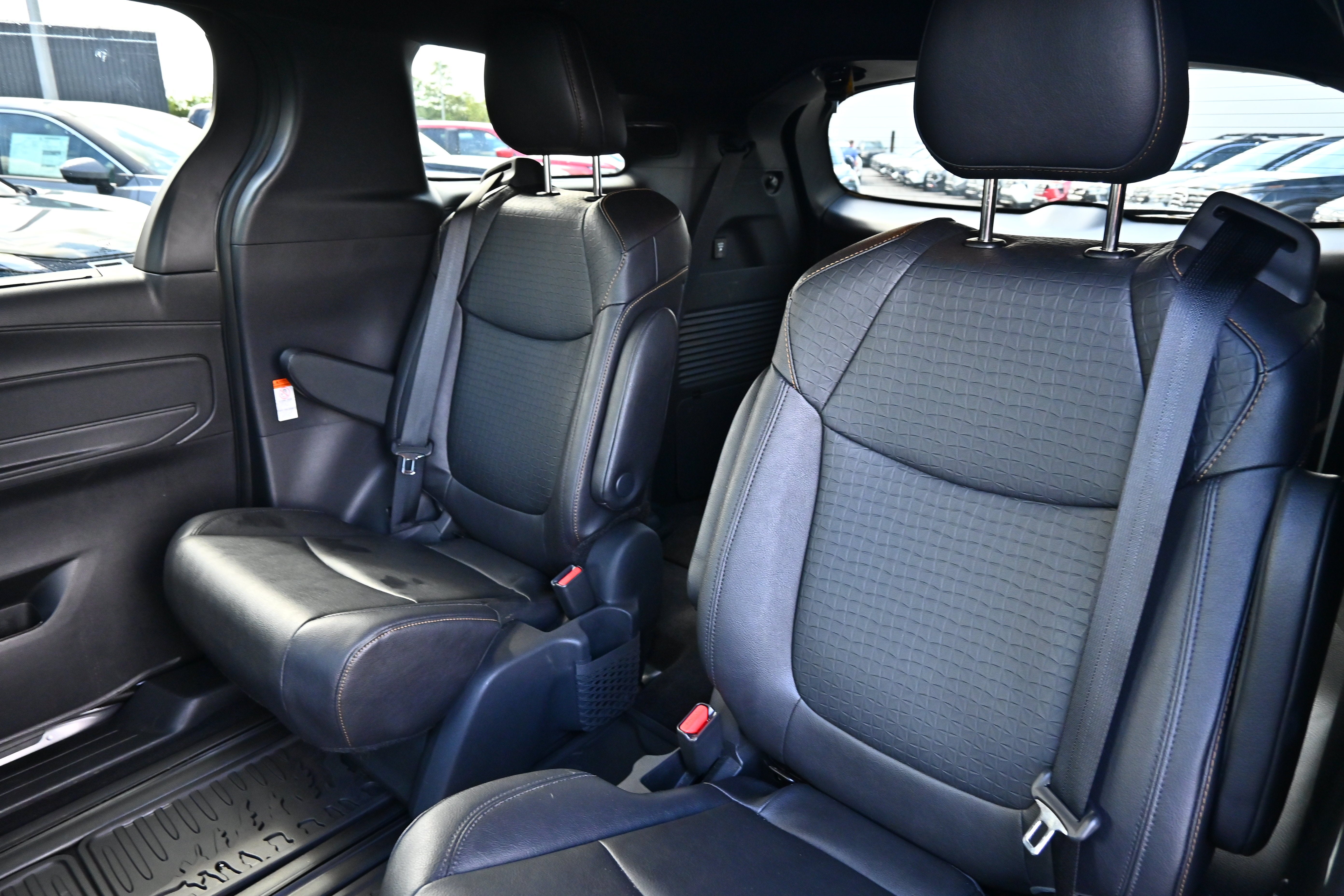 2025 Toyota Sienna Woodland Edition