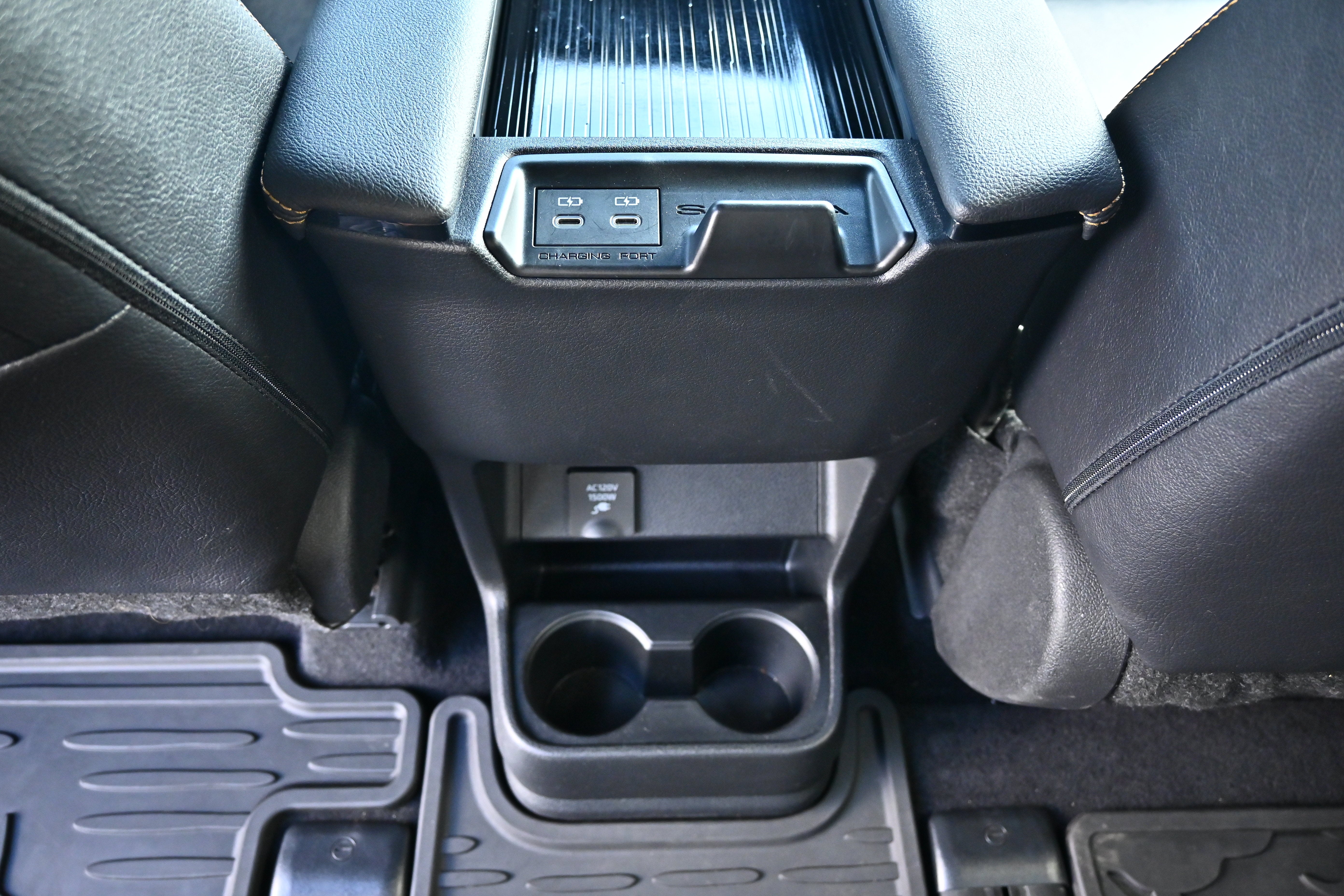 2025 Toyota Sienna Woodland Edition