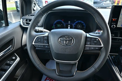 2025 Toyota Sienna Woodland Edition