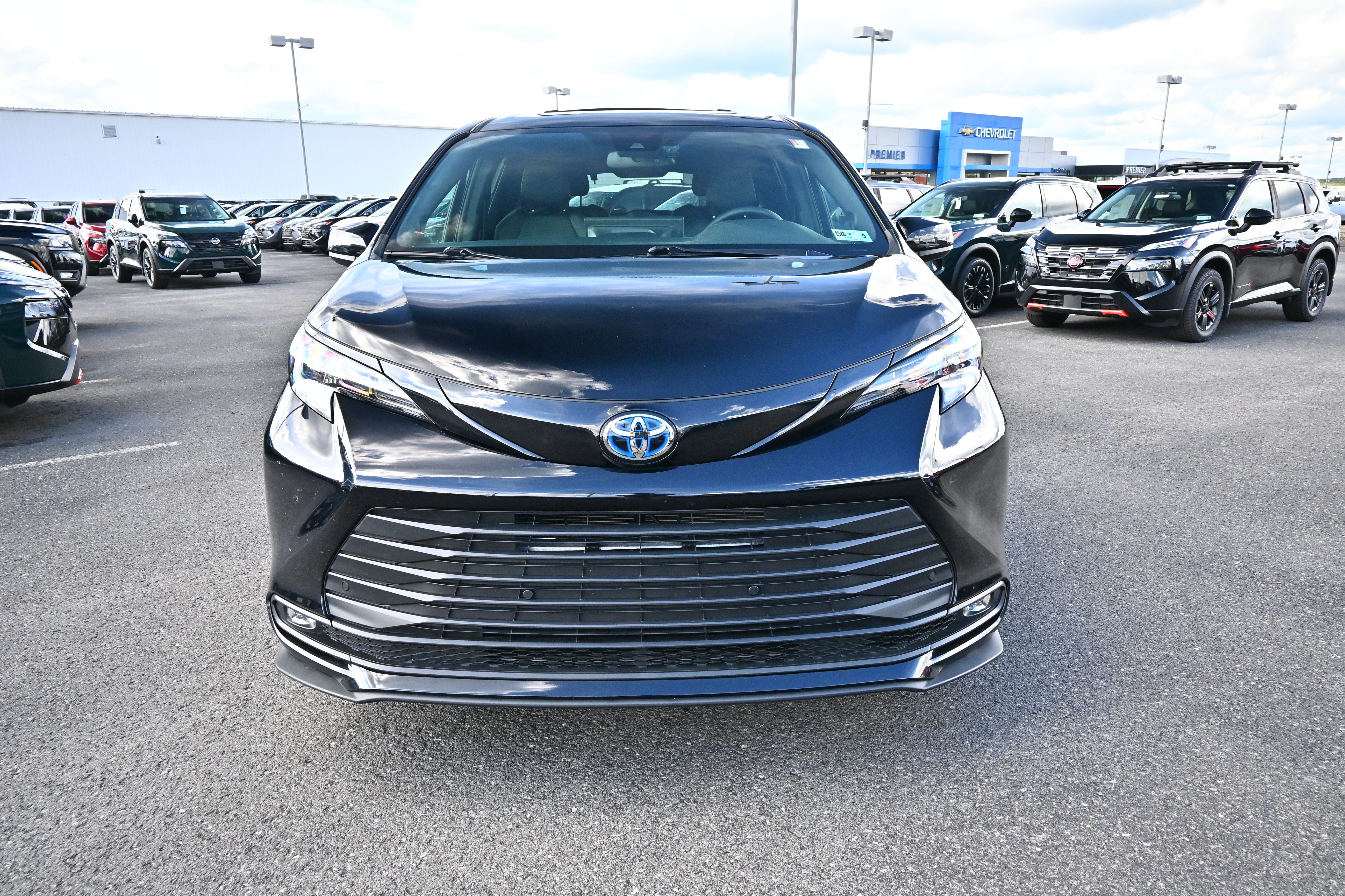 2025 Toyota Sienna Woodland Edition