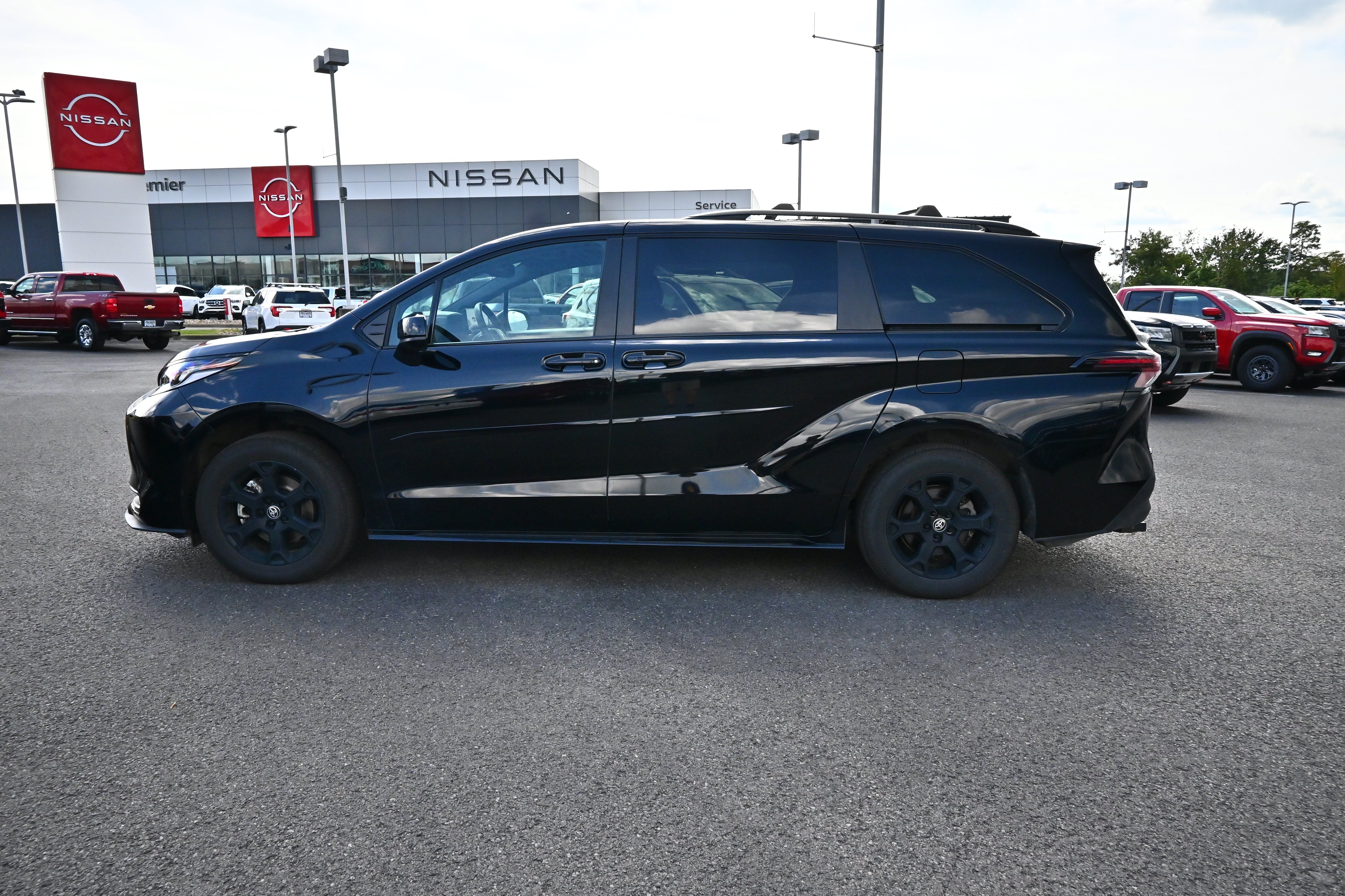 2025 Toyota Sienna Woodland Edition