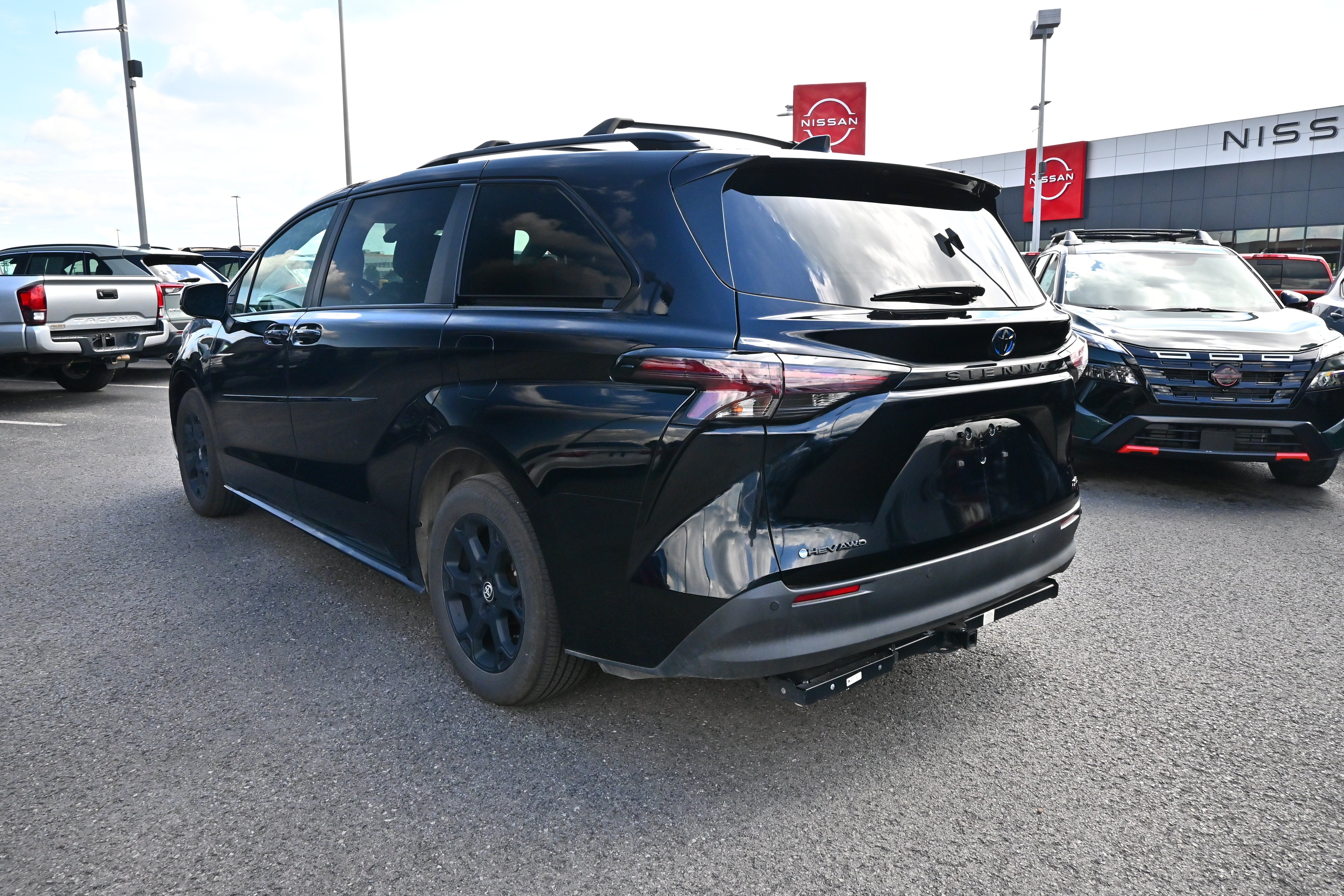 2025 Toyota Sienna Woodland Edition