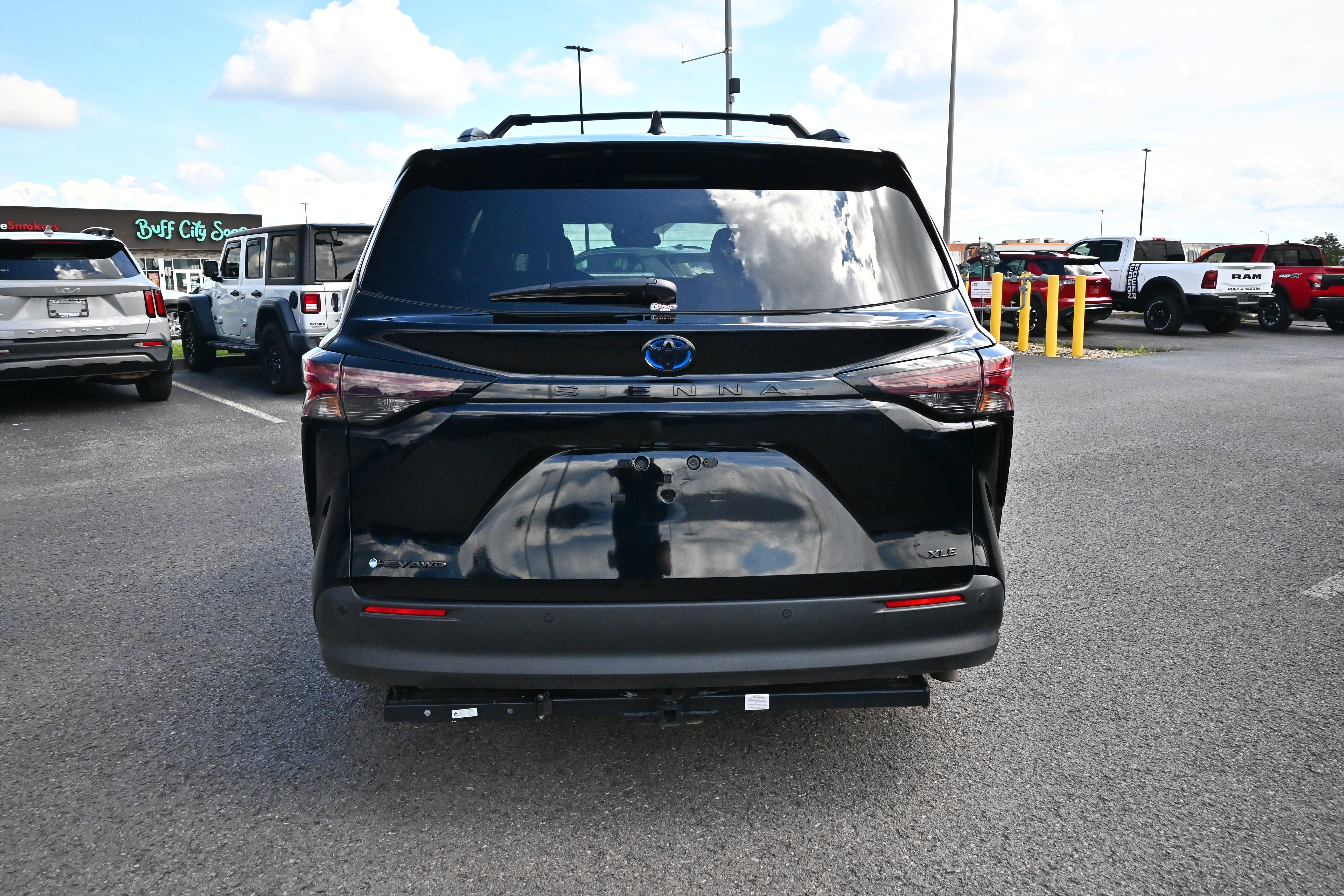 2025 Toyota Sienna Woodland Edition