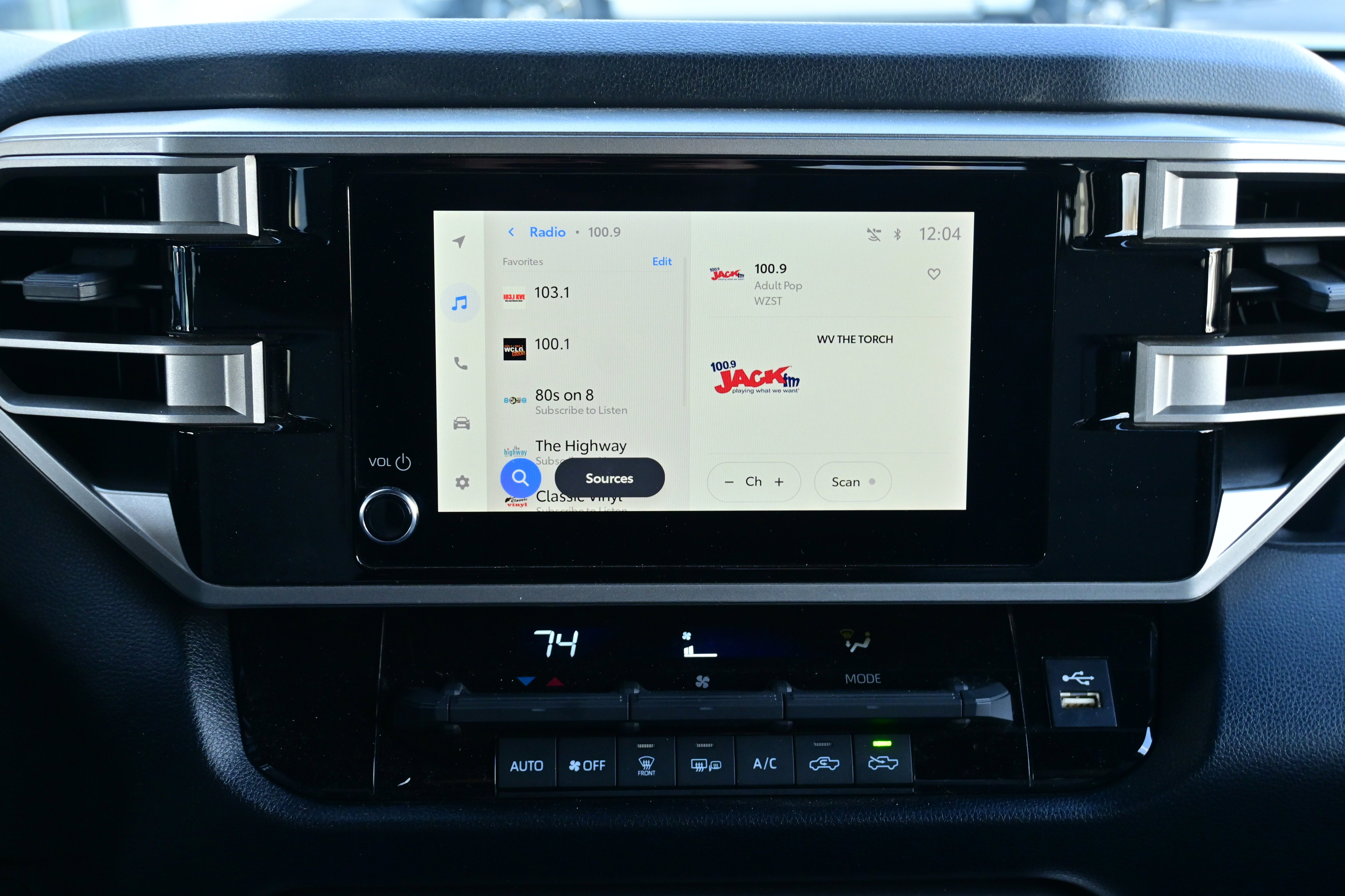 2025 Toyota Tundra 4WD SR5