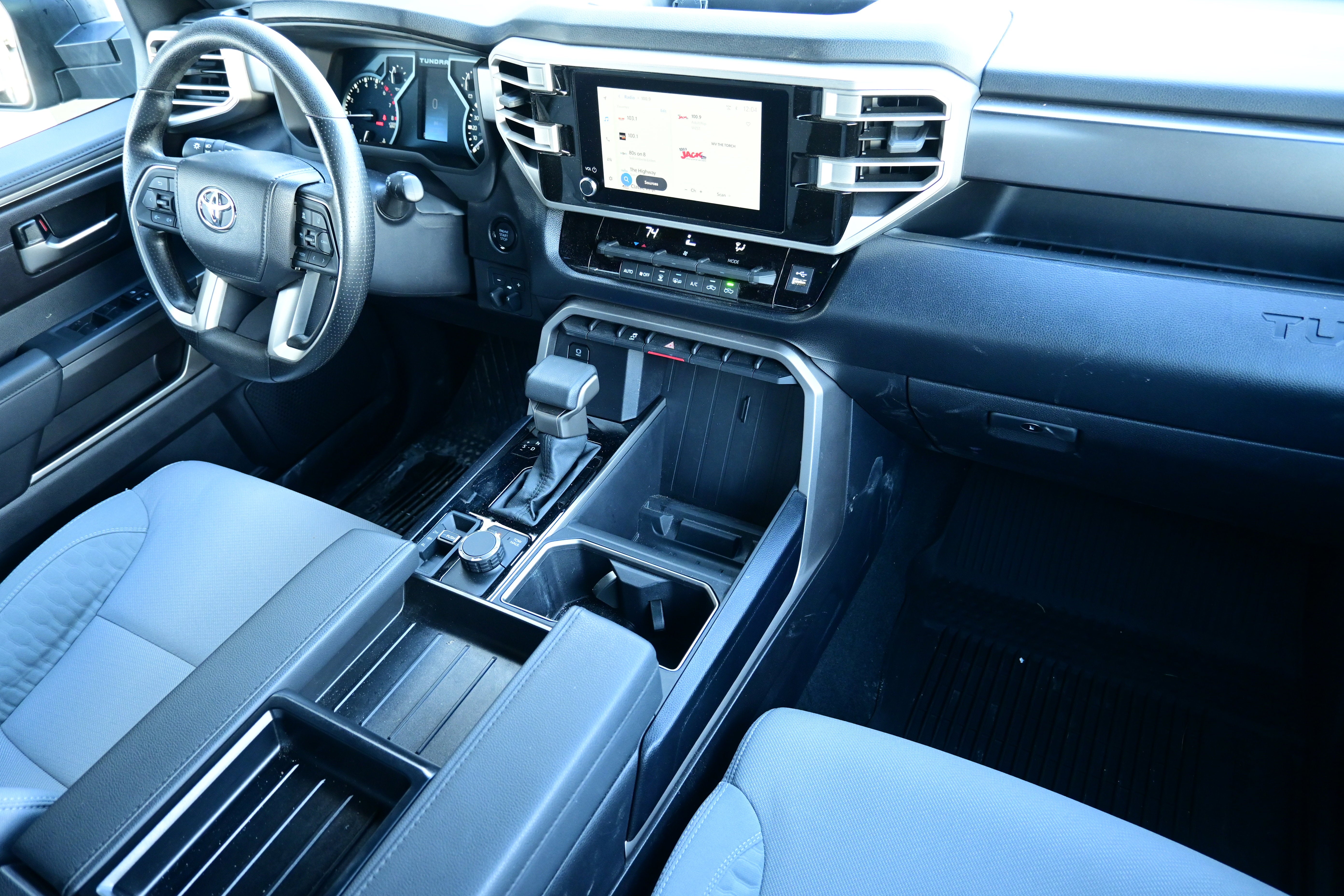 2025 Toyota Tundra 4WD SR5