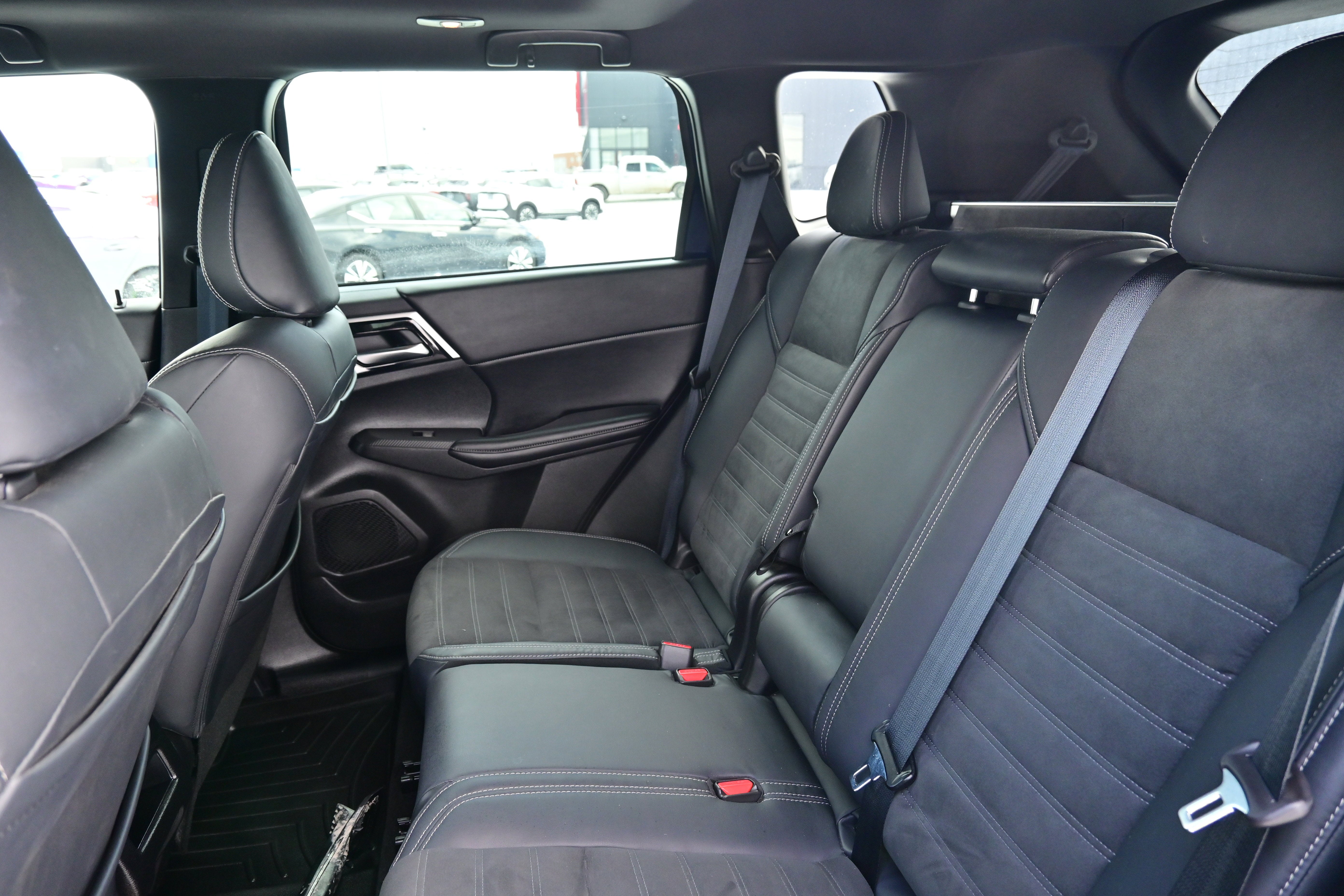 2022 Mitsubishi Outlander Black Edition