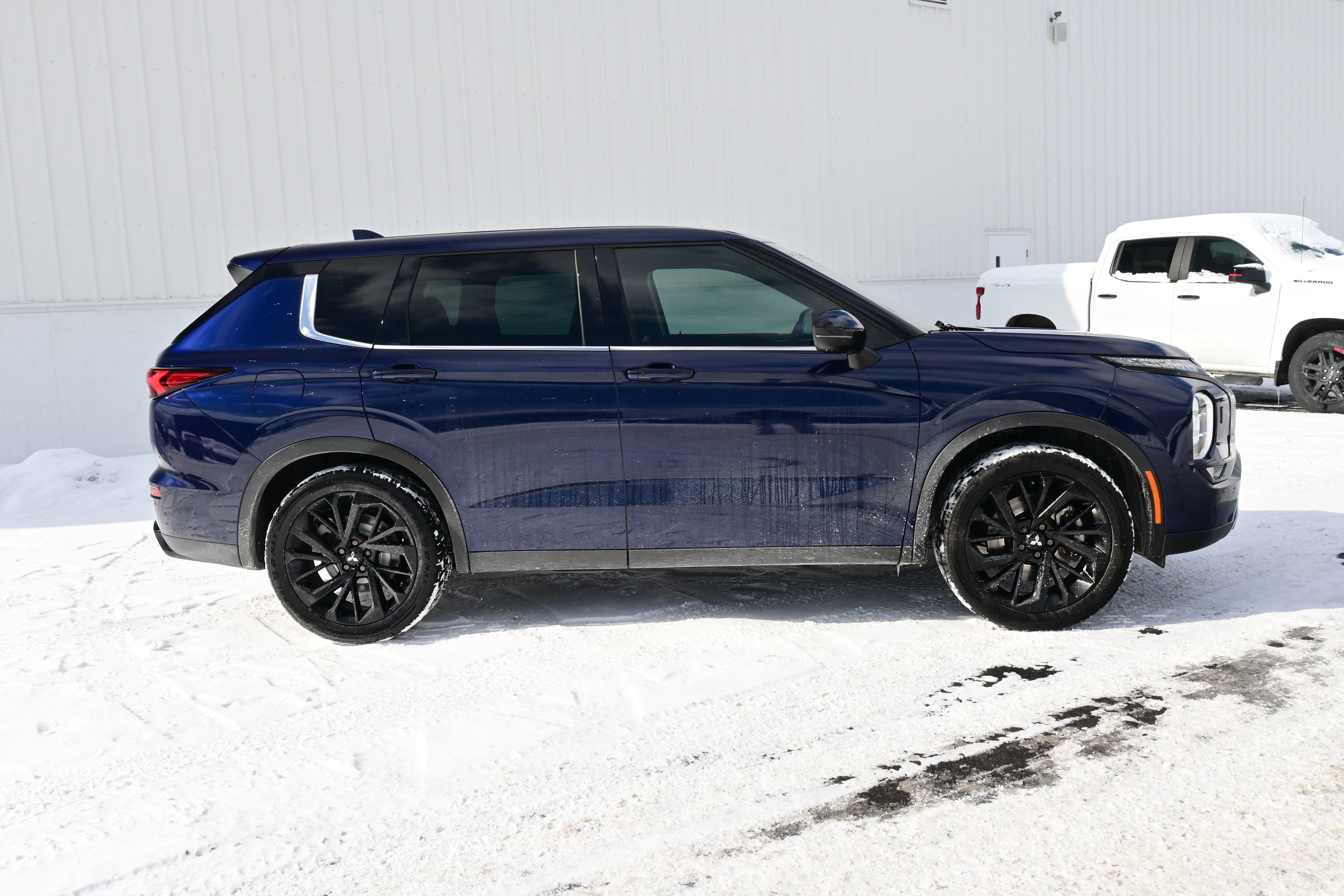 2022 Mitsubishi Outlander Black Edition