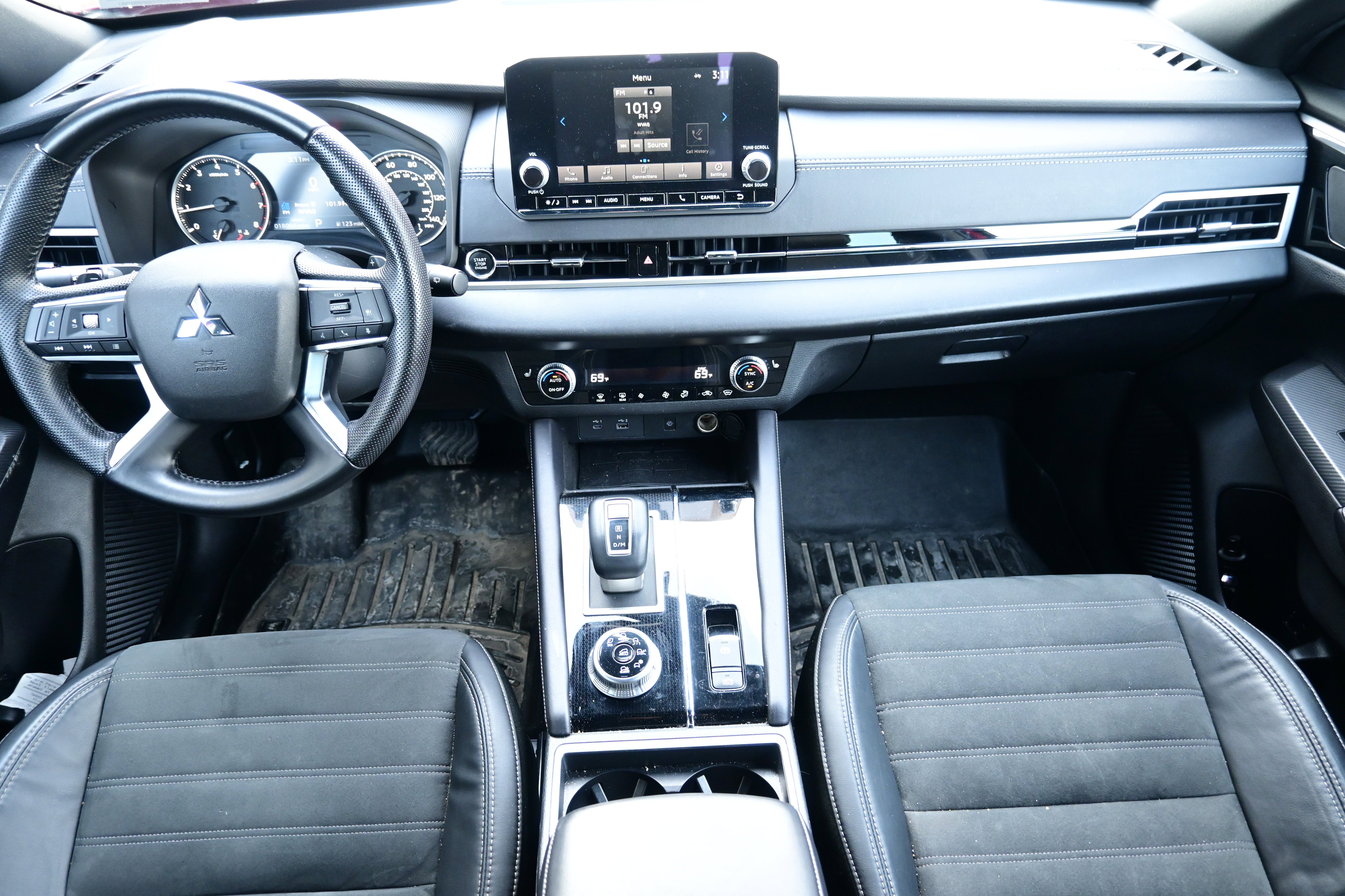 2022 Mitsubishi Outlander Black Edition