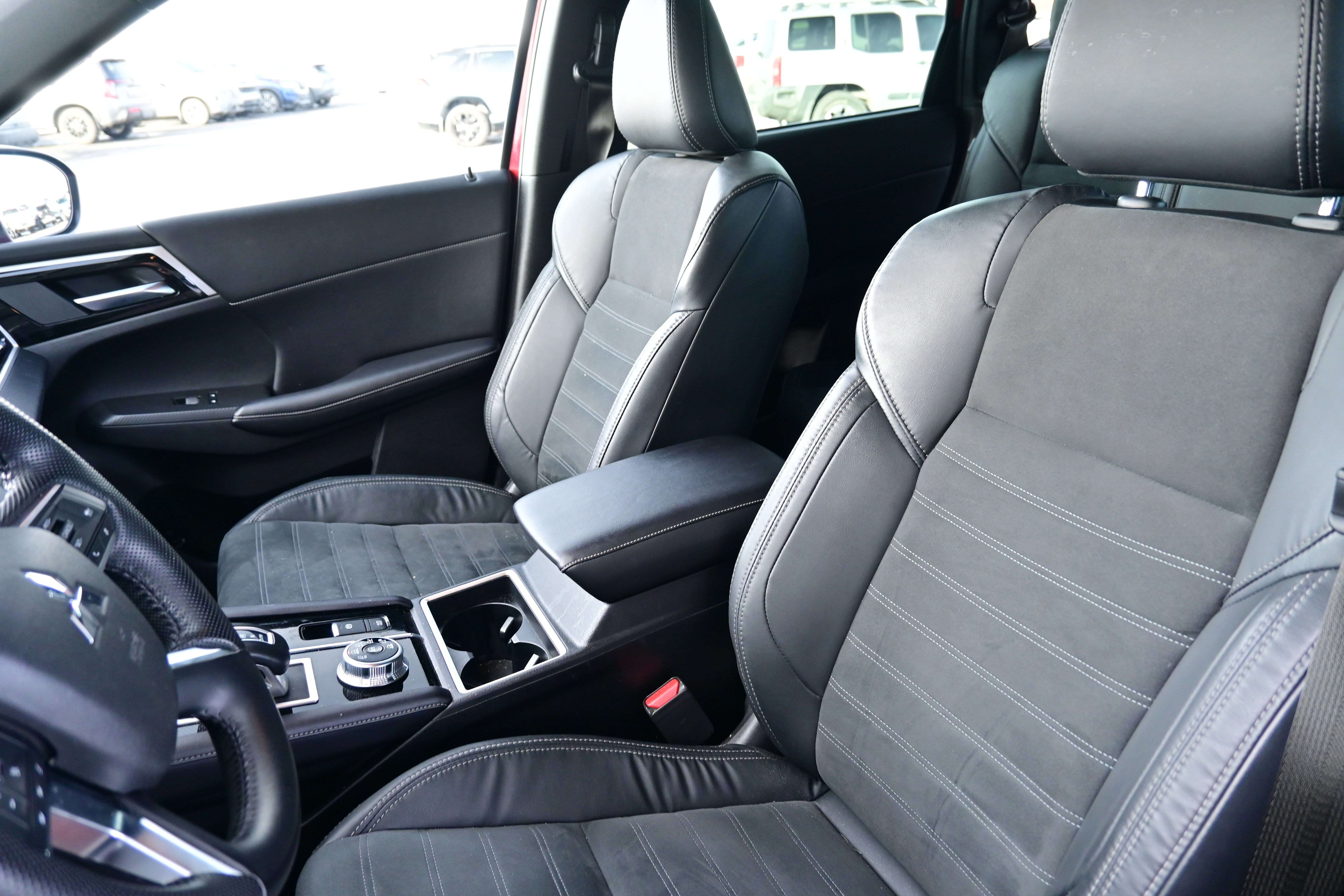 2022 Mitsubishi Outlander Black Edition