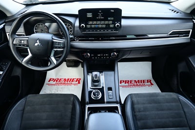 2022 Mitsubishi Outlander SE