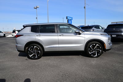 2022 Mitsubishi Outlander SE