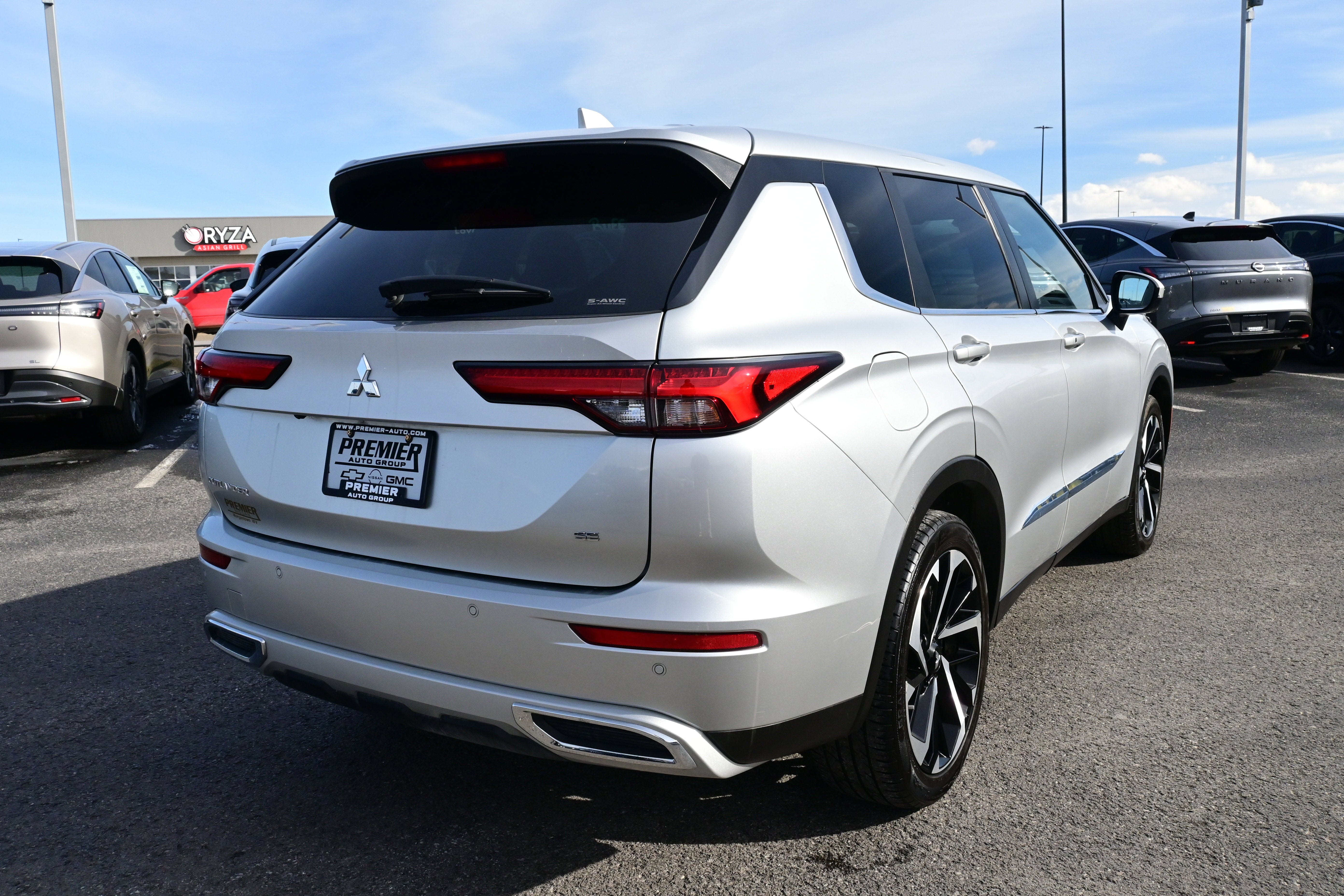 2022 Mitsubishi Outlander SE