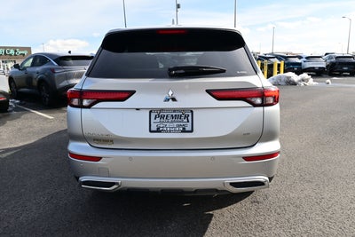 2022 Mitsubishi Outlander SE