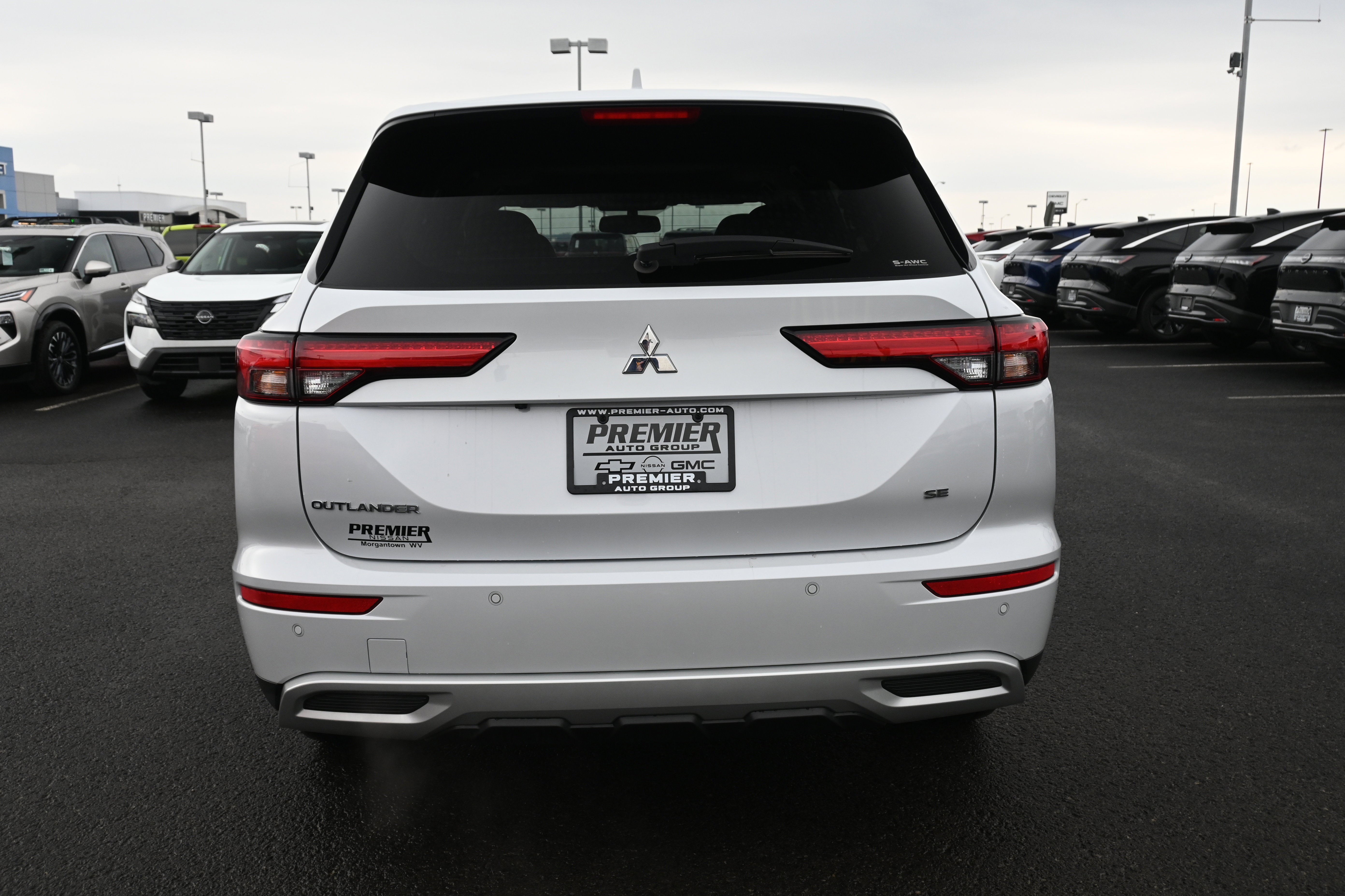 2024 Mitsubishi Outlander SE