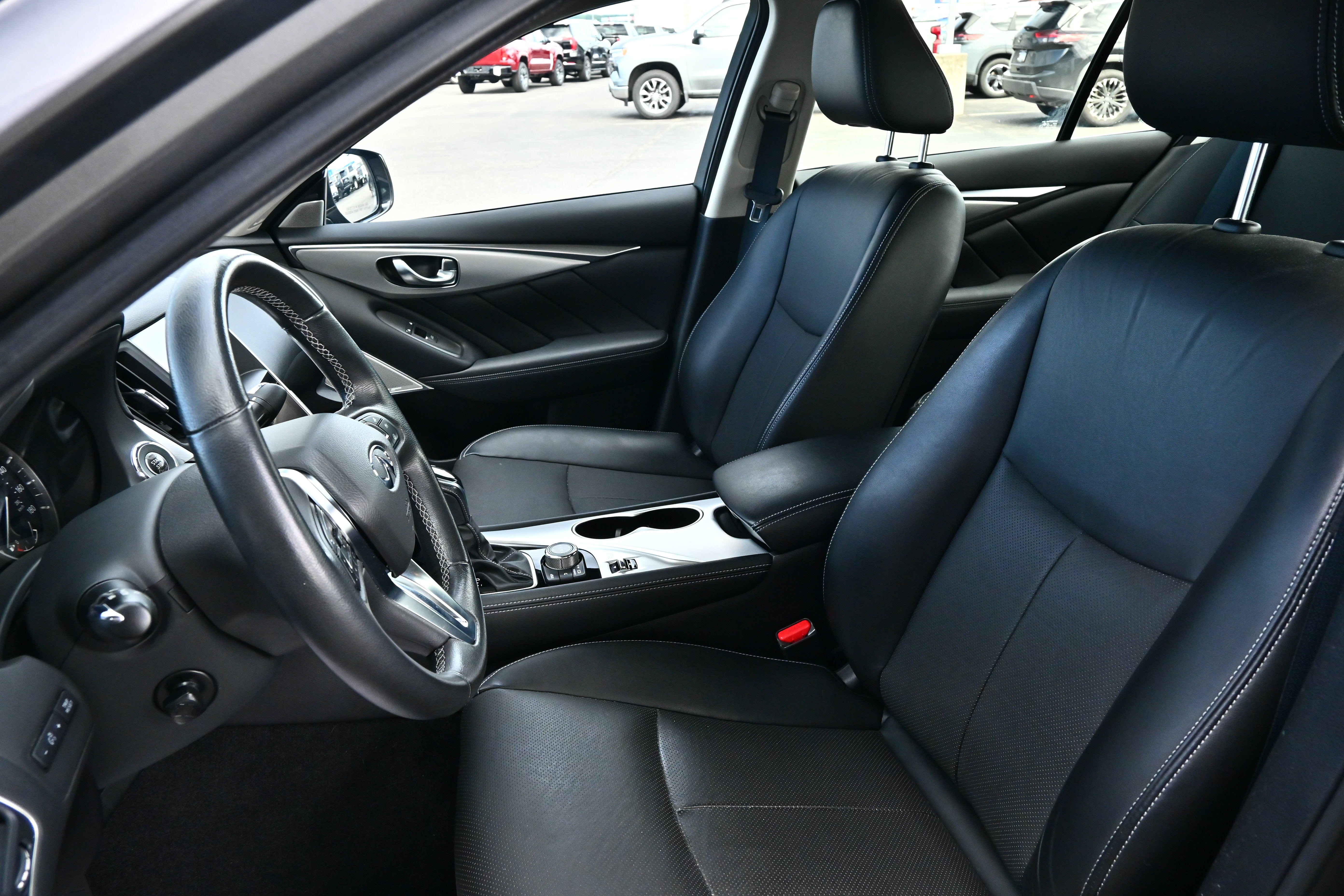 2023 INFINITI Q50 LUXE