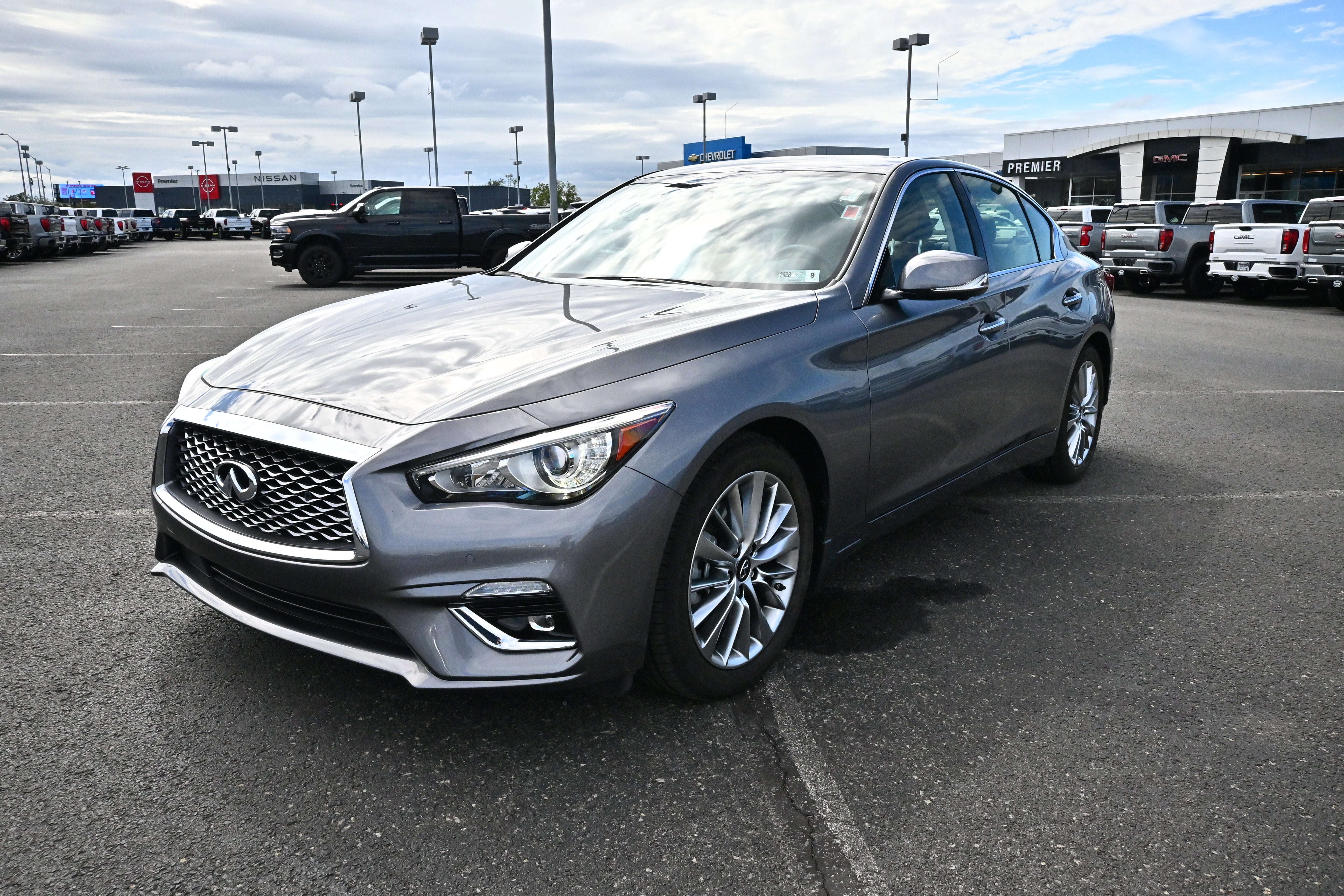 2023 INFINITI Q50 LUXE