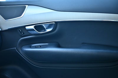 2021 Volvo XC90 Momentum