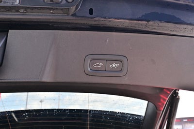 2023 Volvo XC40 Plus Dark Theme