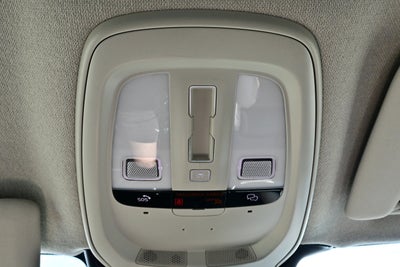 2023 Volvo XC40 Plus Dark Theme