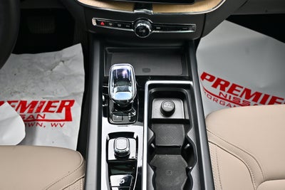 2026 Volvo XC60 Plus